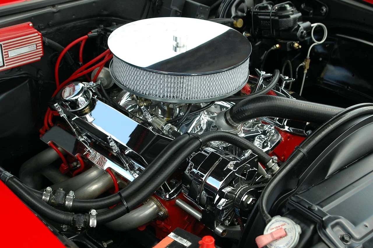 chrome engine with air filter on top